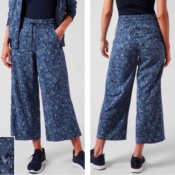 Athleta Pants - Athleta Avenue Wide Leg Crop Pants in blue print size 10